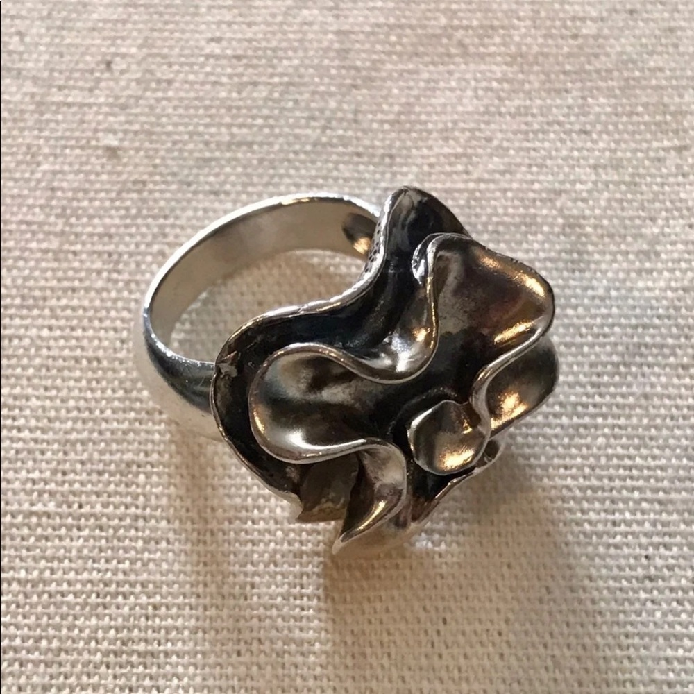 Silpada Ring - Picture 2 of 4